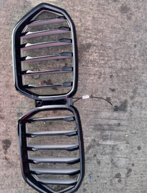 2022-2024 Bmw x6 front grill w camera & illuminated light