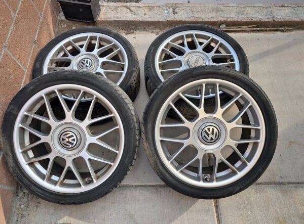 img_4116 00-05 VW MK4 Jetta GLI 18" BBS RC Wheels